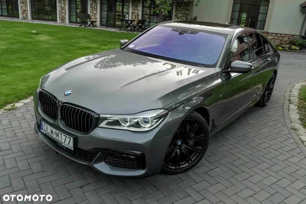 BMW Seria 7 750i xDrive - 2