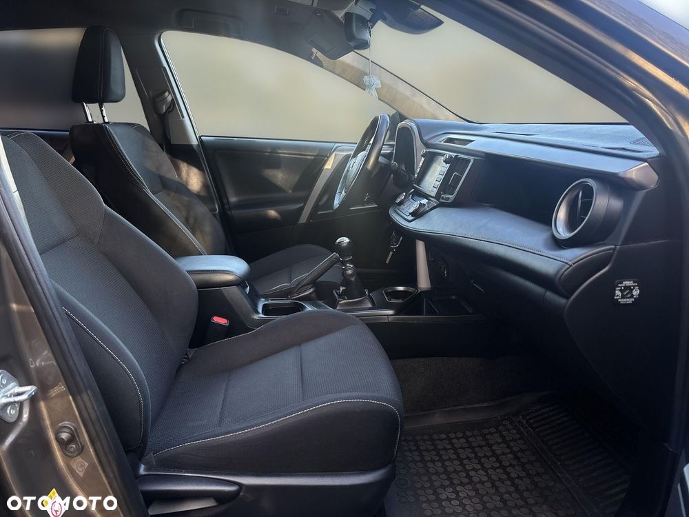 Toyota RAV4 2.0 D-4D Premium 4x2 - 9