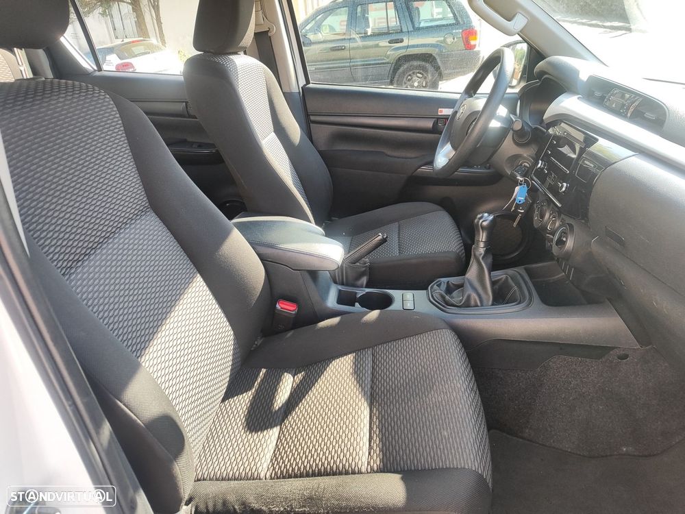 Toyota Hilux 2.4 D-4D 4WD CD CH - 8