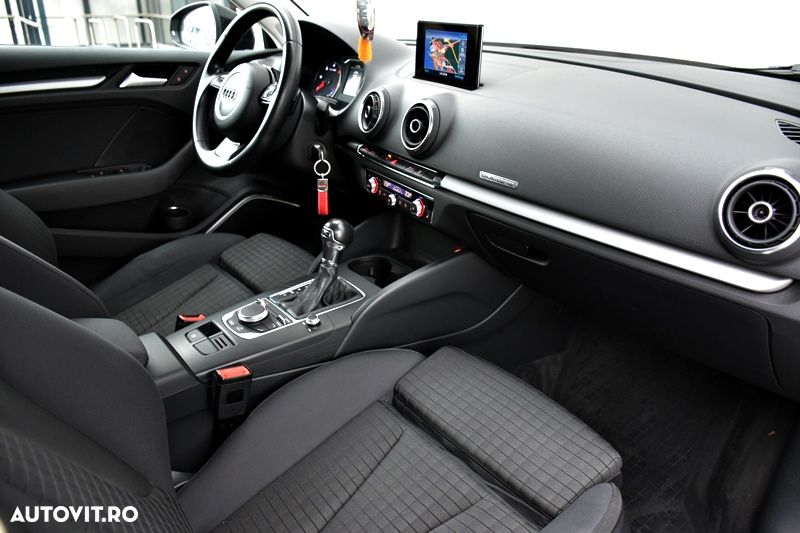 Audi A3 2.0 TDI quattro S tronic Sport - 17