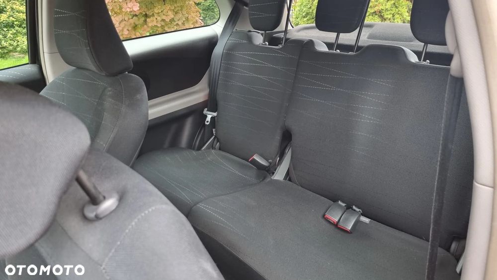 Toyota Yaris - 16