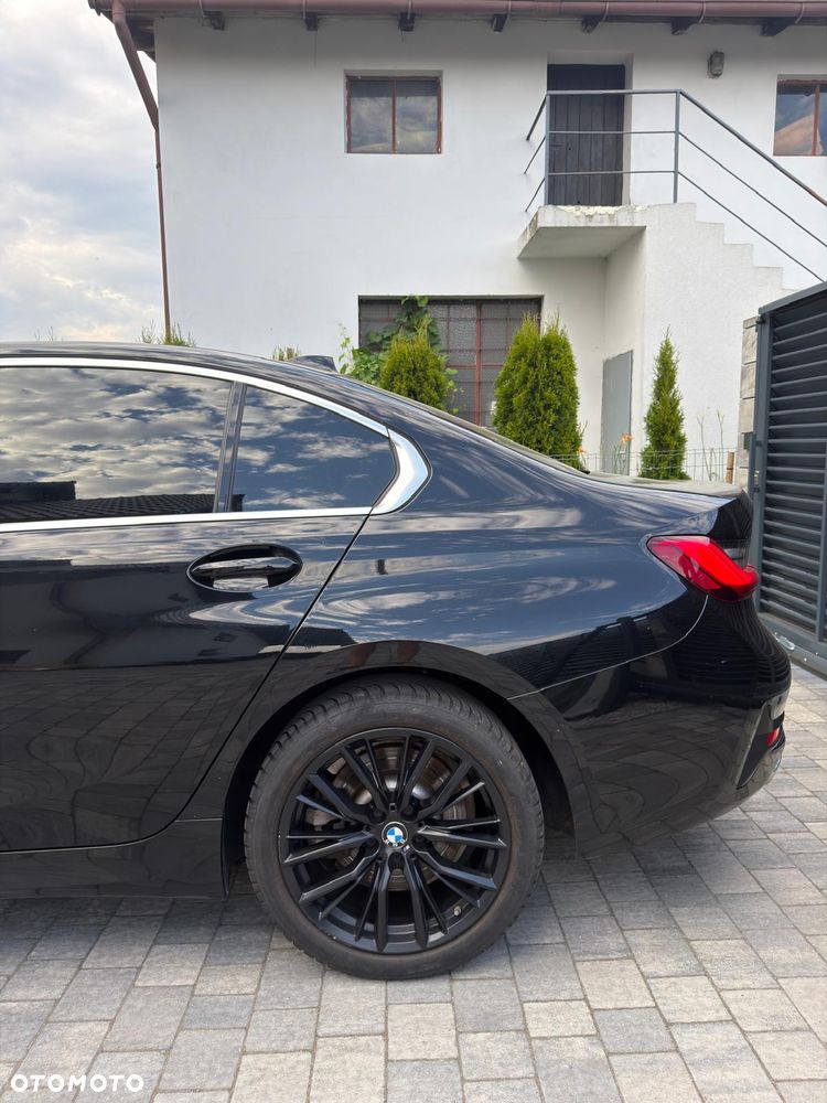 BMW Seria 3 330i xDrive Sport Line - 11