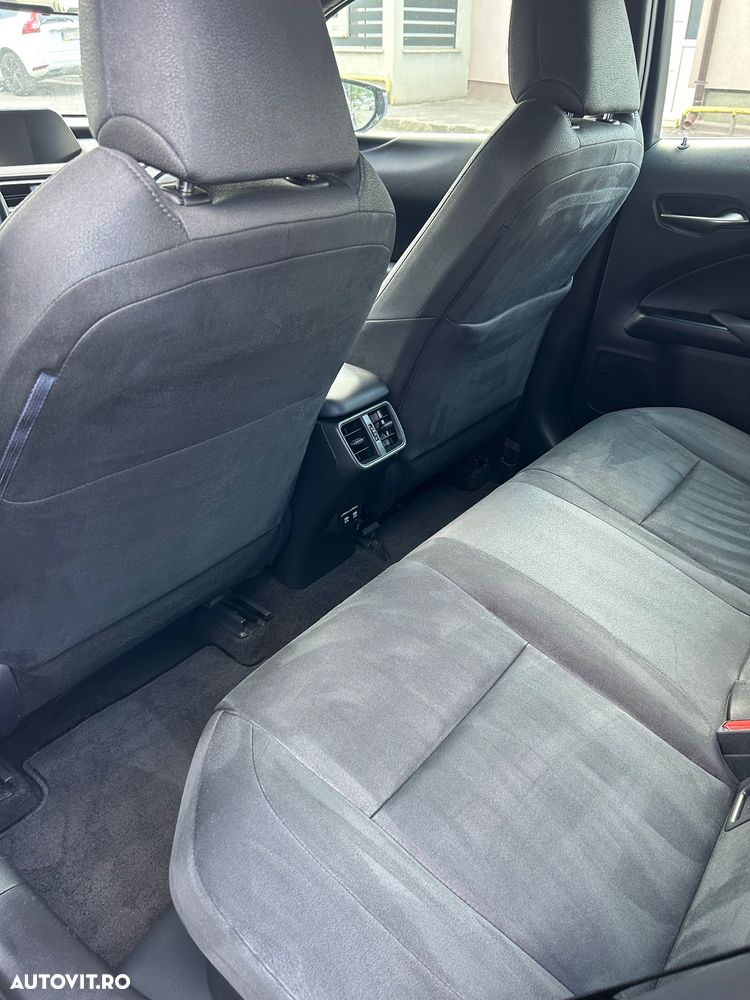 Lexus UX 250h FWD Business - 11