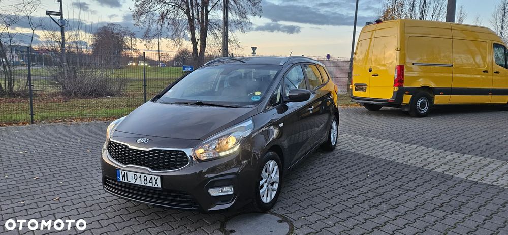Kia Carens - 1