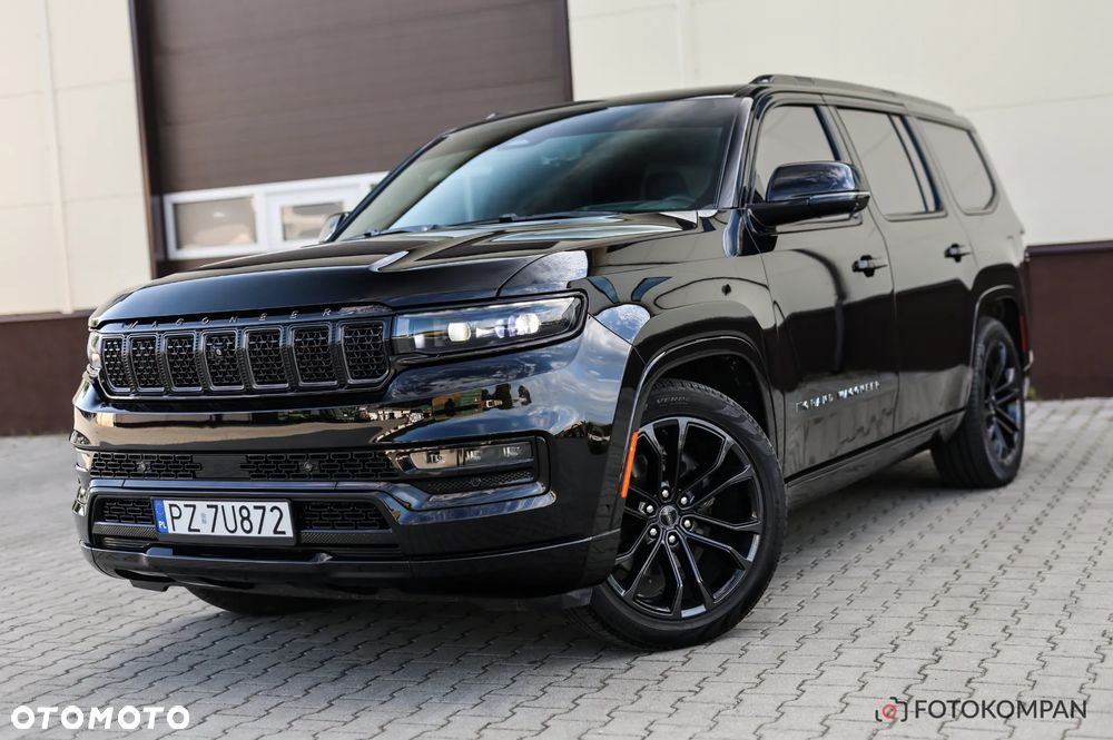 Jeep Grand Wagoneer - 11