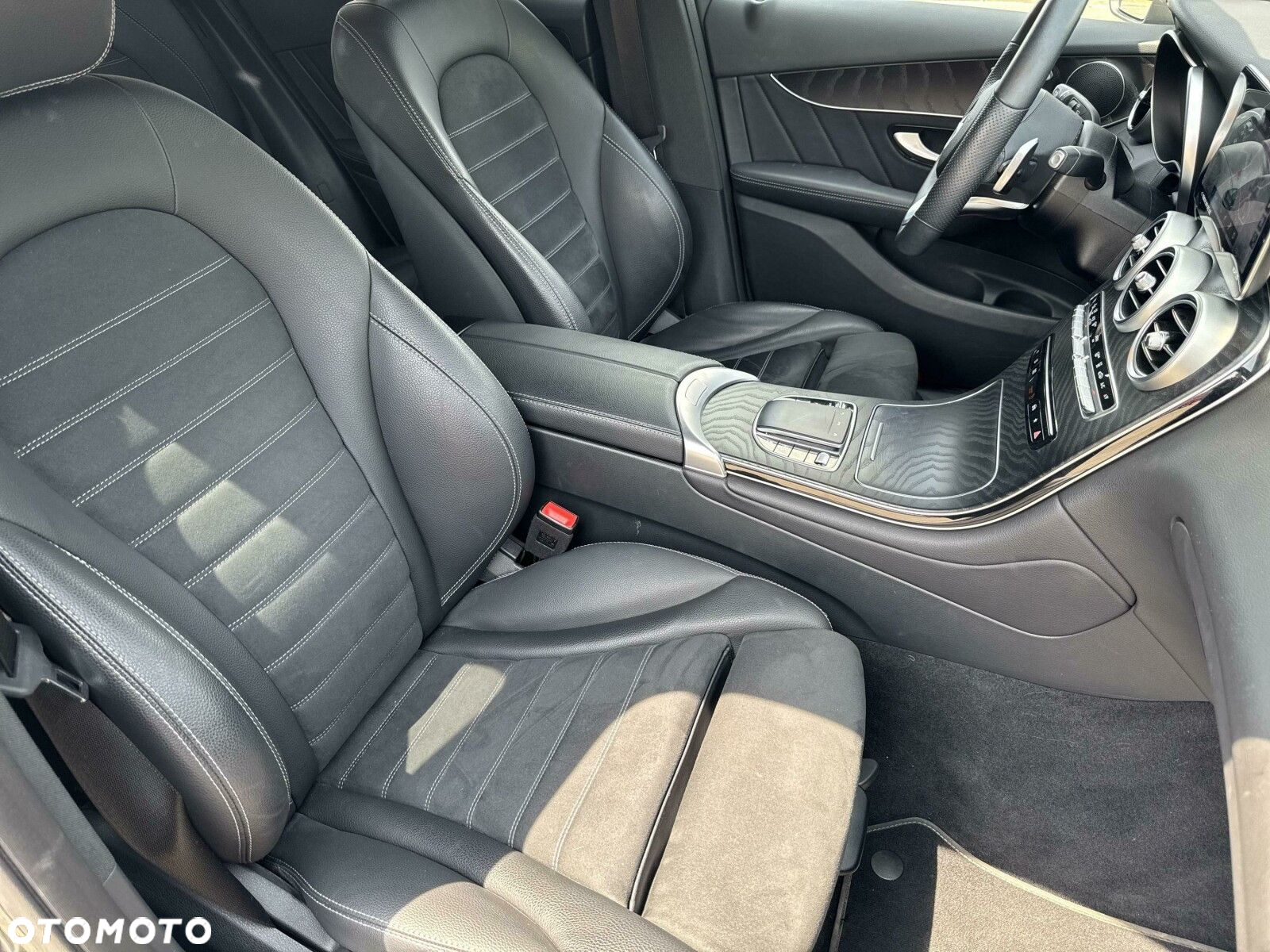 Mercedes-Benz GLC - 21