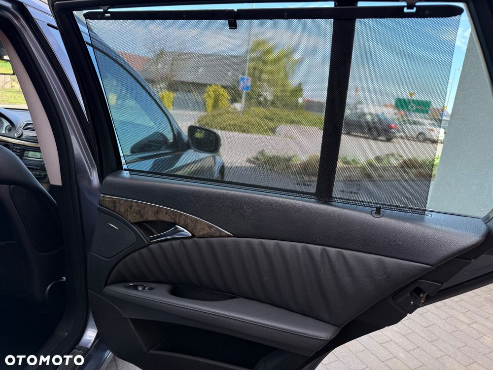 Mercedes-Benz Klasa E 320 CDI T Avantgarde - 27