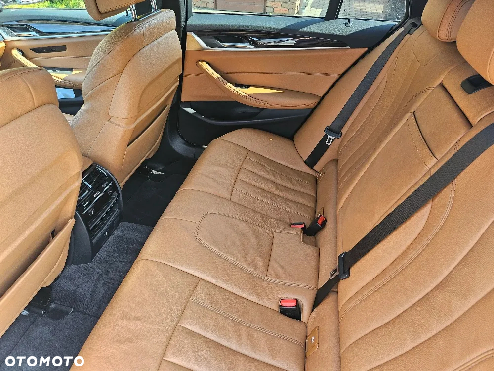 BMW Seria 5 530d xDrive Sport Line sport - 12