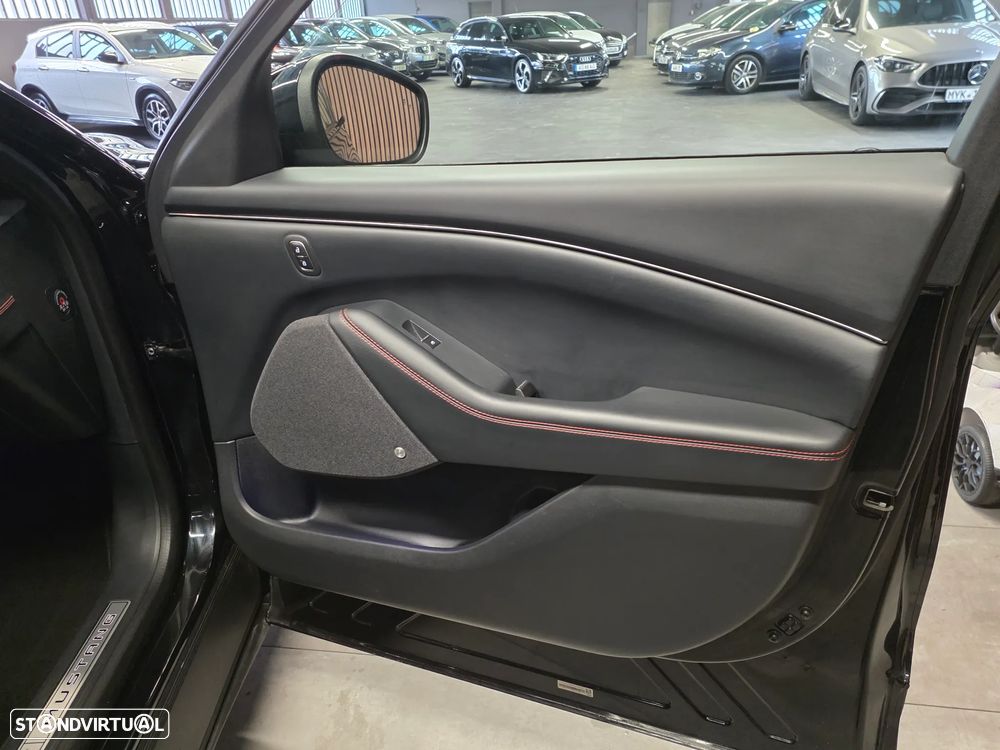 Ford Mustang Mach-E AWD PREMIUM - 43