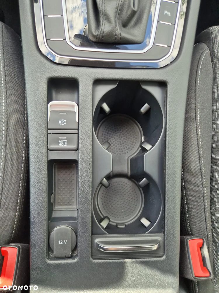 Volkswagen Passat 2.0 TSI Business DSG - 31