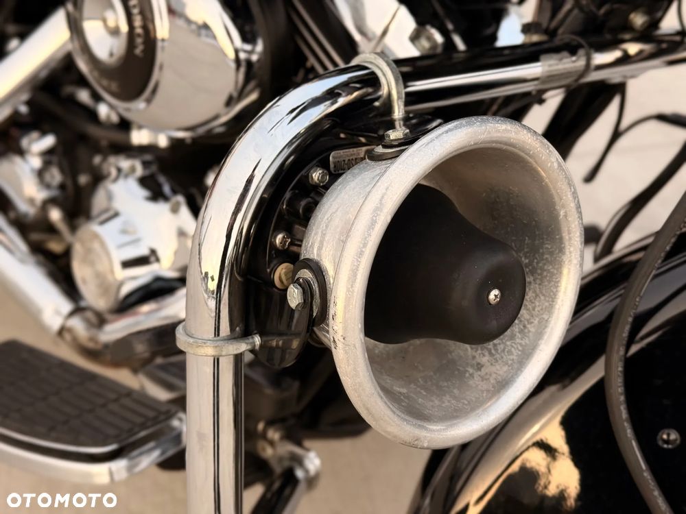 Harley-Davidson FLHT Electra Glide Standard - 18