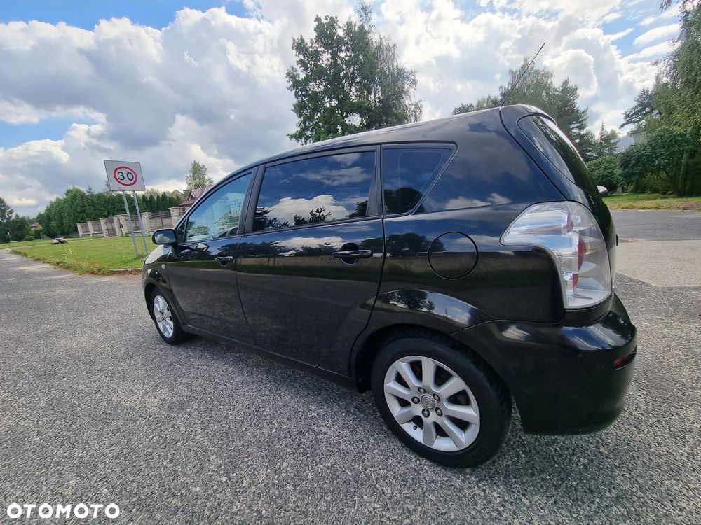 Toyota Corolla Verso 2.0 D-4D Sol - 31