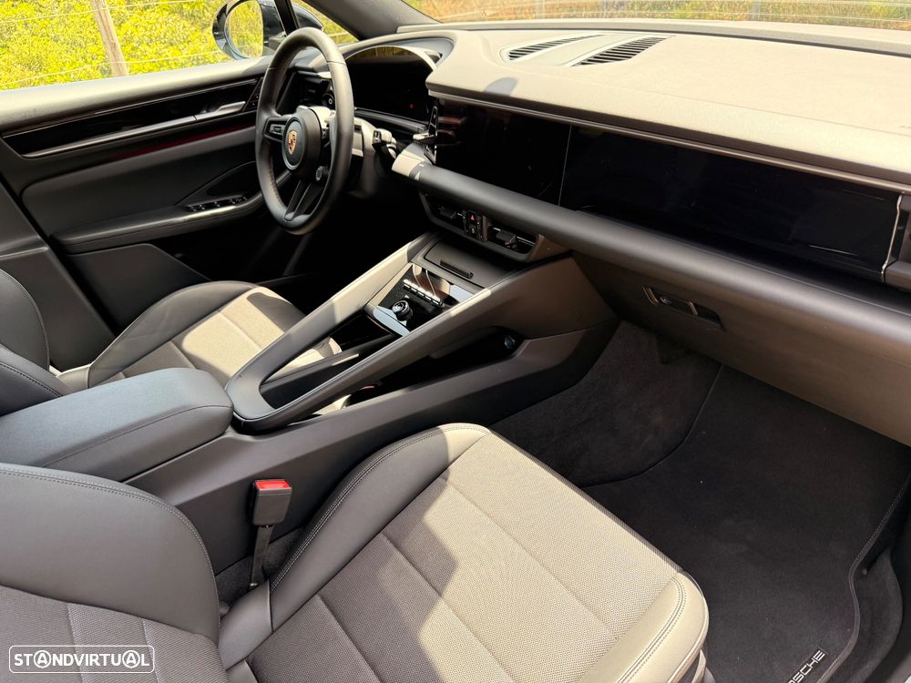 Porsche Macan Electric - 13