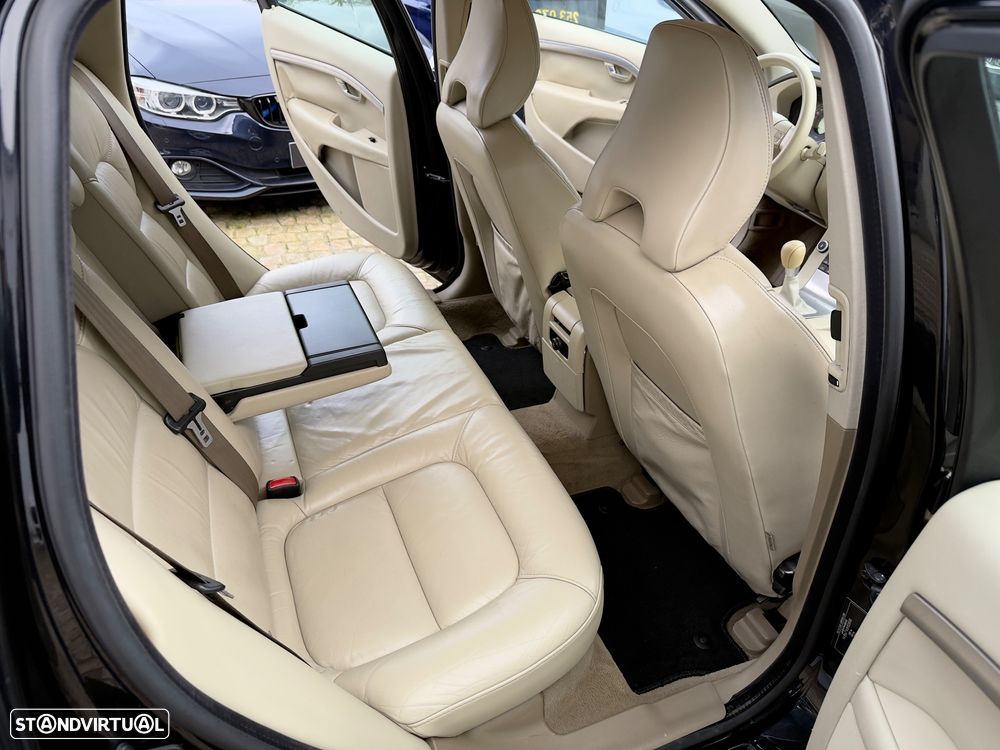 Volvo V70 2.4 D5 Momentum - 45