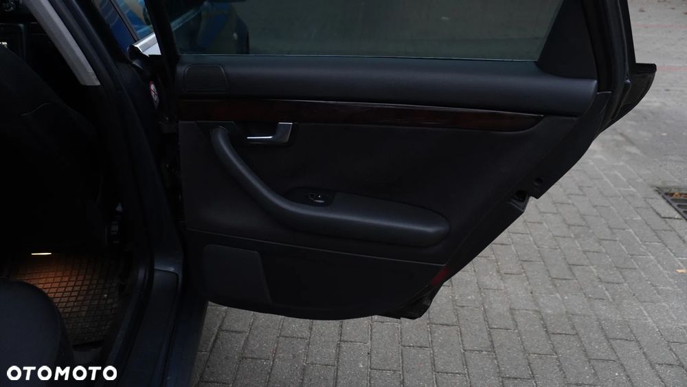 Audi A4 Limousine - 21