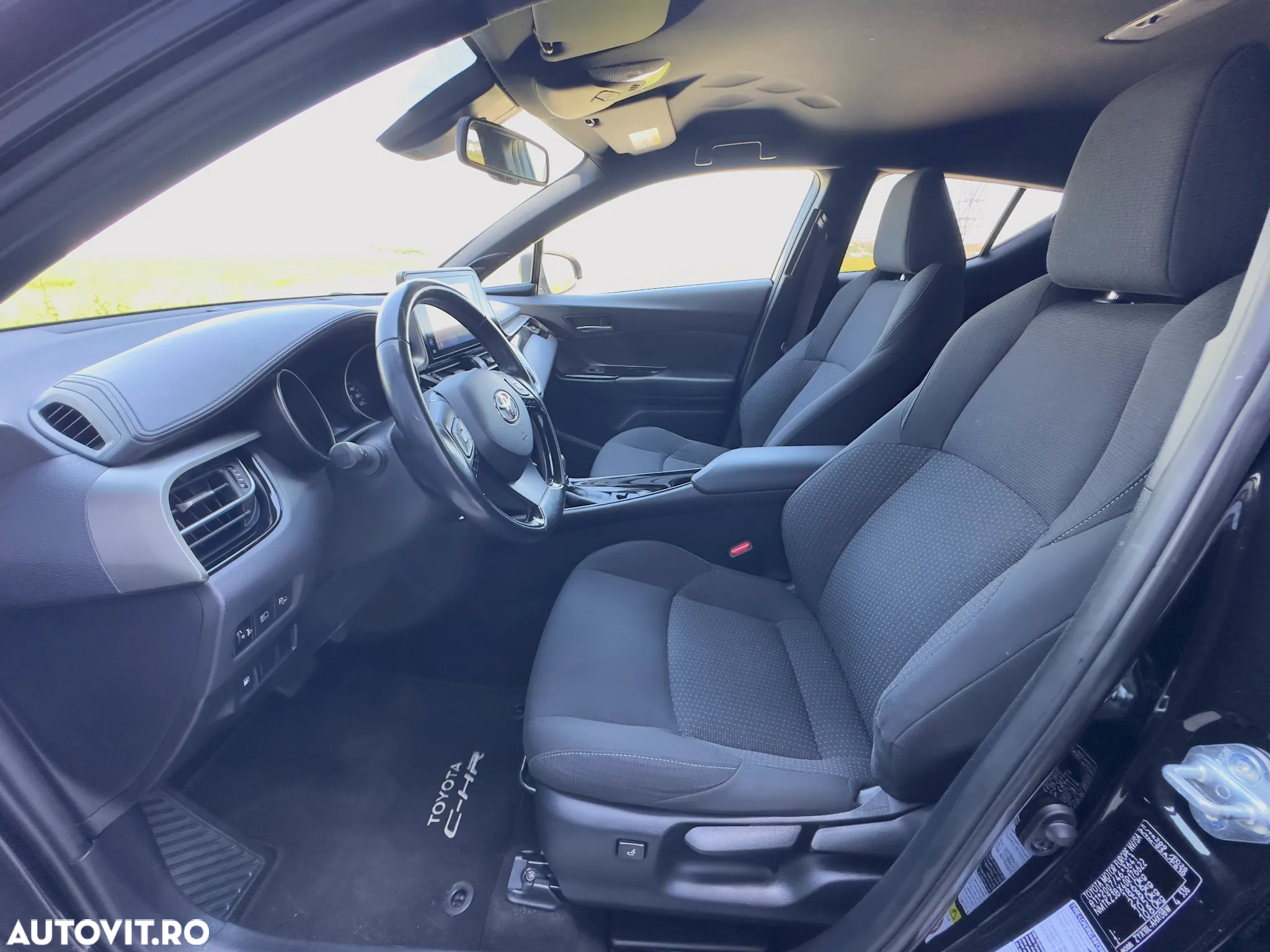 Toyota C-HR - 11