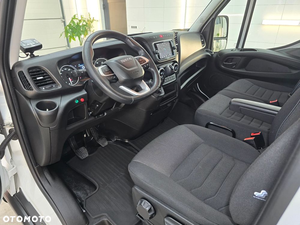 Iveco DAILY 50C18 MROŻNIA 8-PALETOWY + WINDA.1Tona AGREGAT Carrier -20*C +20*C 183Tyś km SERWIS DO OSTATNIEGO Km ASO IVECO SALON PL BOGATA OPCJA WYPOSAZENIA LED NAVI AKTYWNY TEMPOMAT FOTEL KIEROWCY PNEŁMATYCZNY - 32
