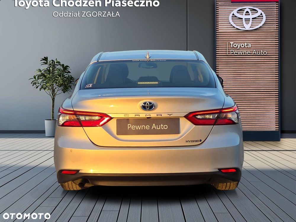 Toyota Camry 2021 photo 4