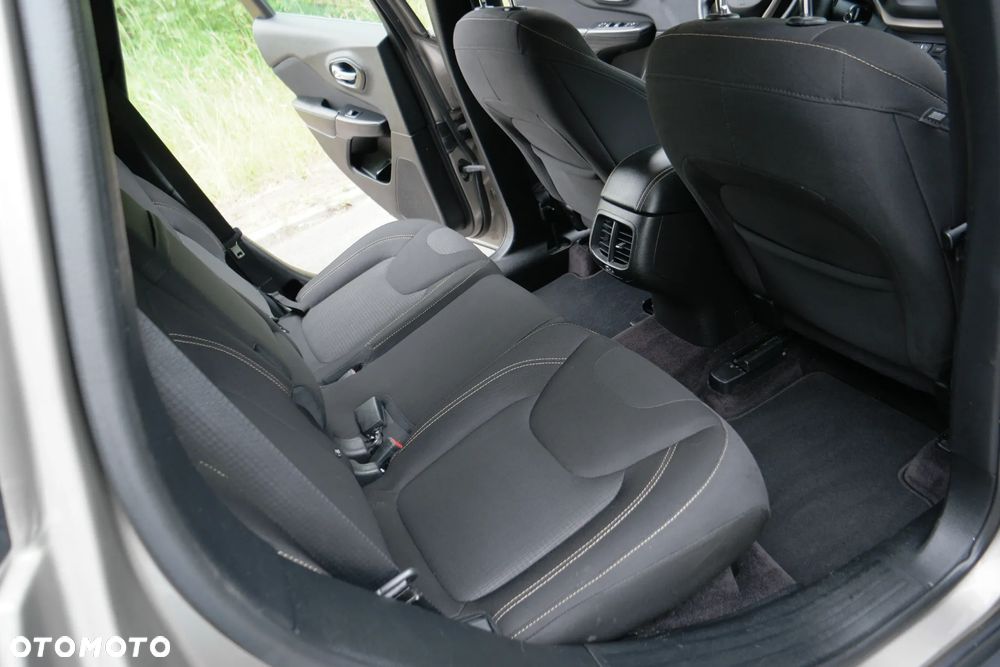 Jeep Cherokee 2.0 MJD 4x2 Longitude EU6 - 23