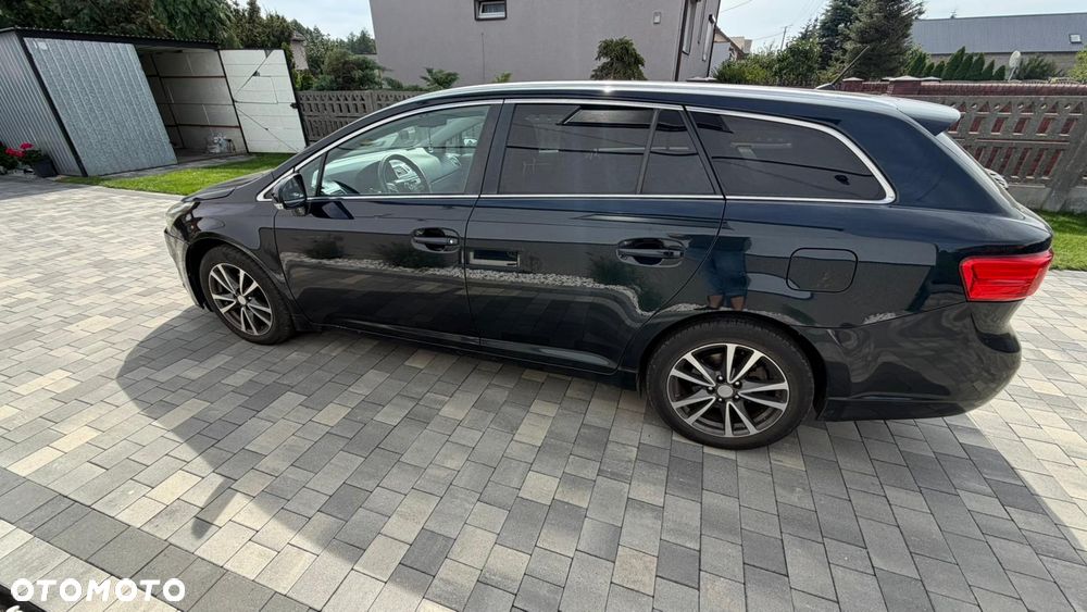 Toyota Avensis 2.0 D-4D Active - 8
