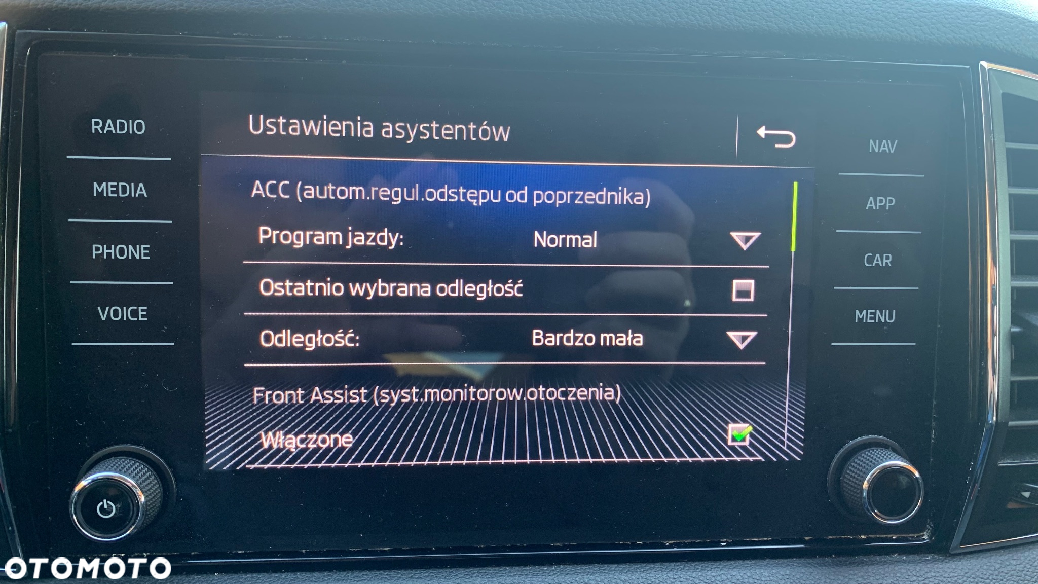 Skoda Karoq 1.5 TSI ACT 4x2 Ambition DSG - 26