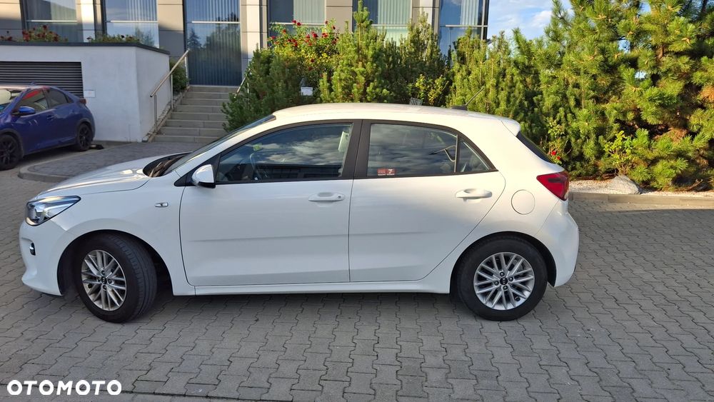 Kia Rio 1.2 L - 9