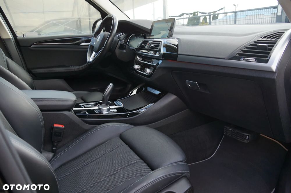 BMW X3 xDrive20d - 27