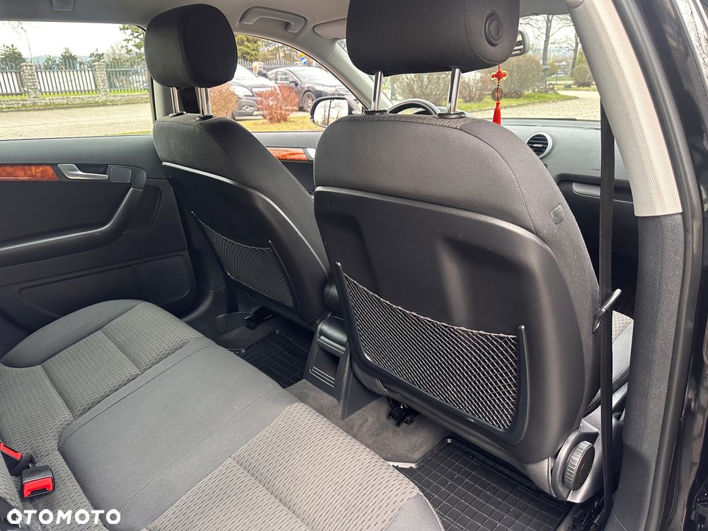 Audi A3 Sportback 2.0 TDI DPF quattro Ambiente - 22