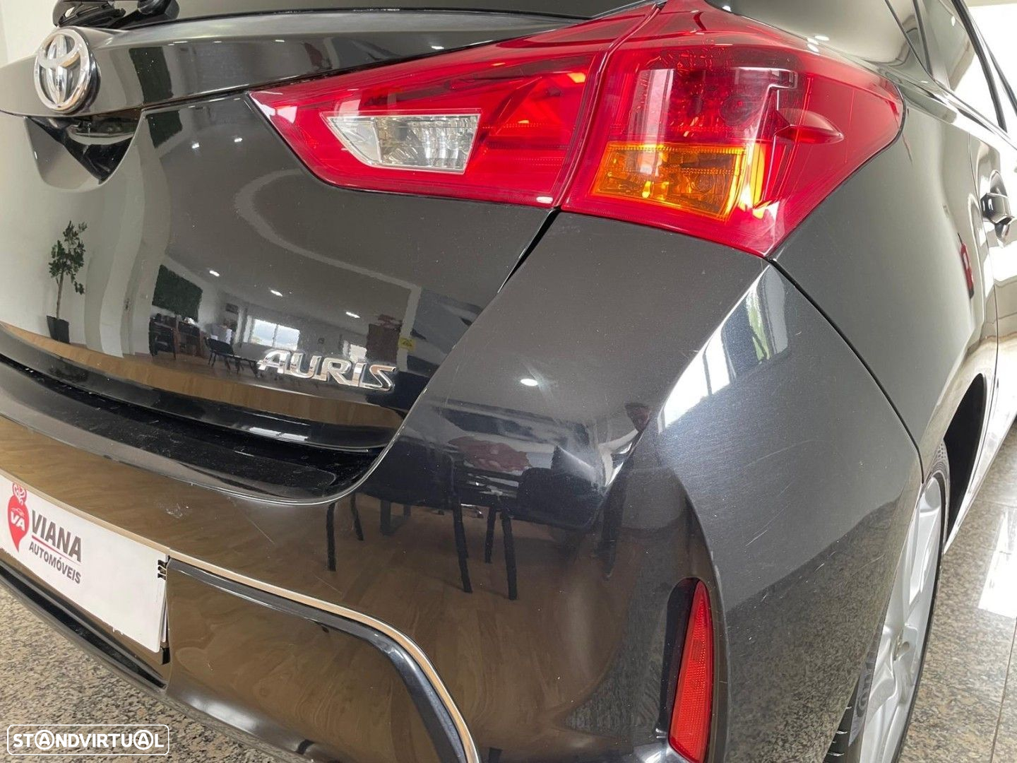 Toyota Auris 1.4 D-4D Exclusive+P.Sport - 17