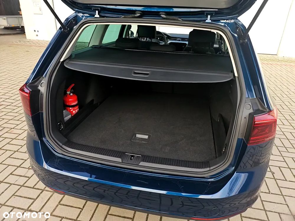 Volkswagen Passat Variant - 8