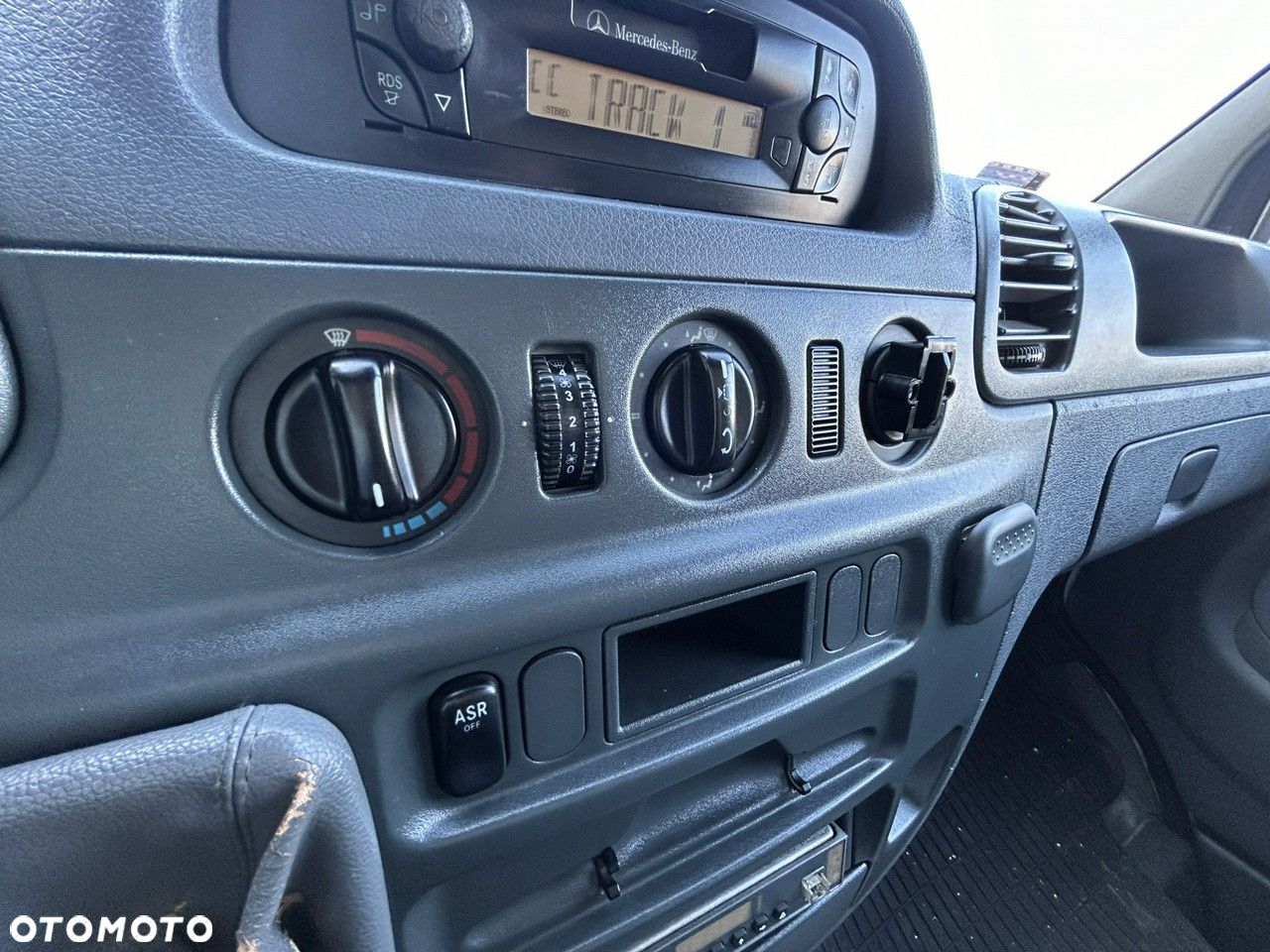 Mercedes-Benz Sprinter - 11