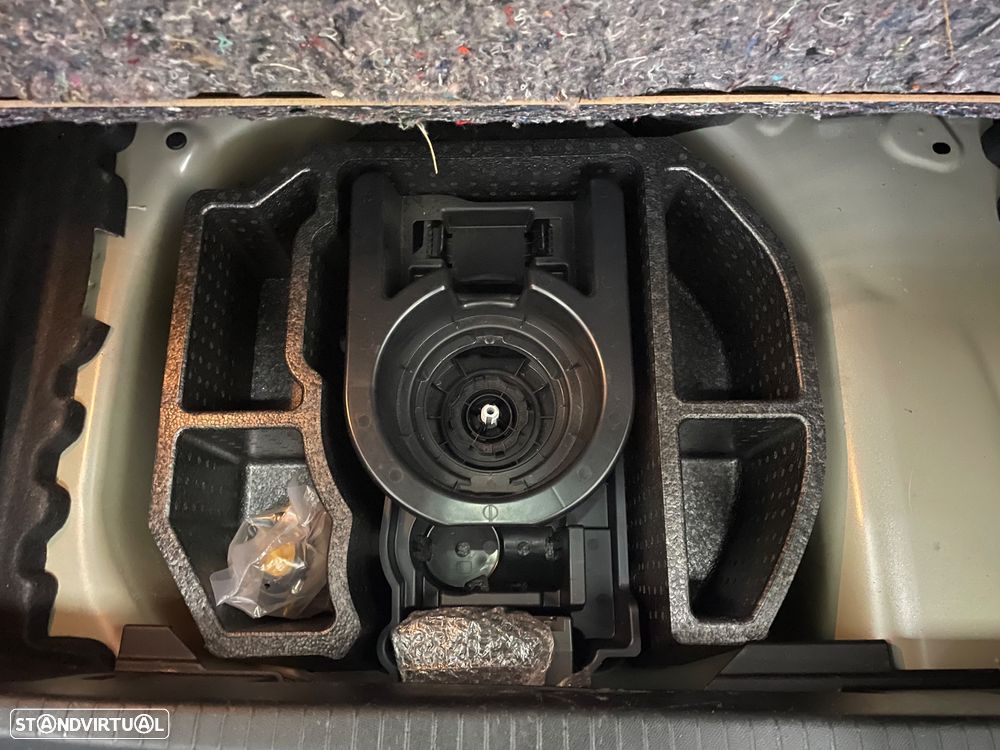 Peugeot 208 1.2 PureTech SE Style - 17