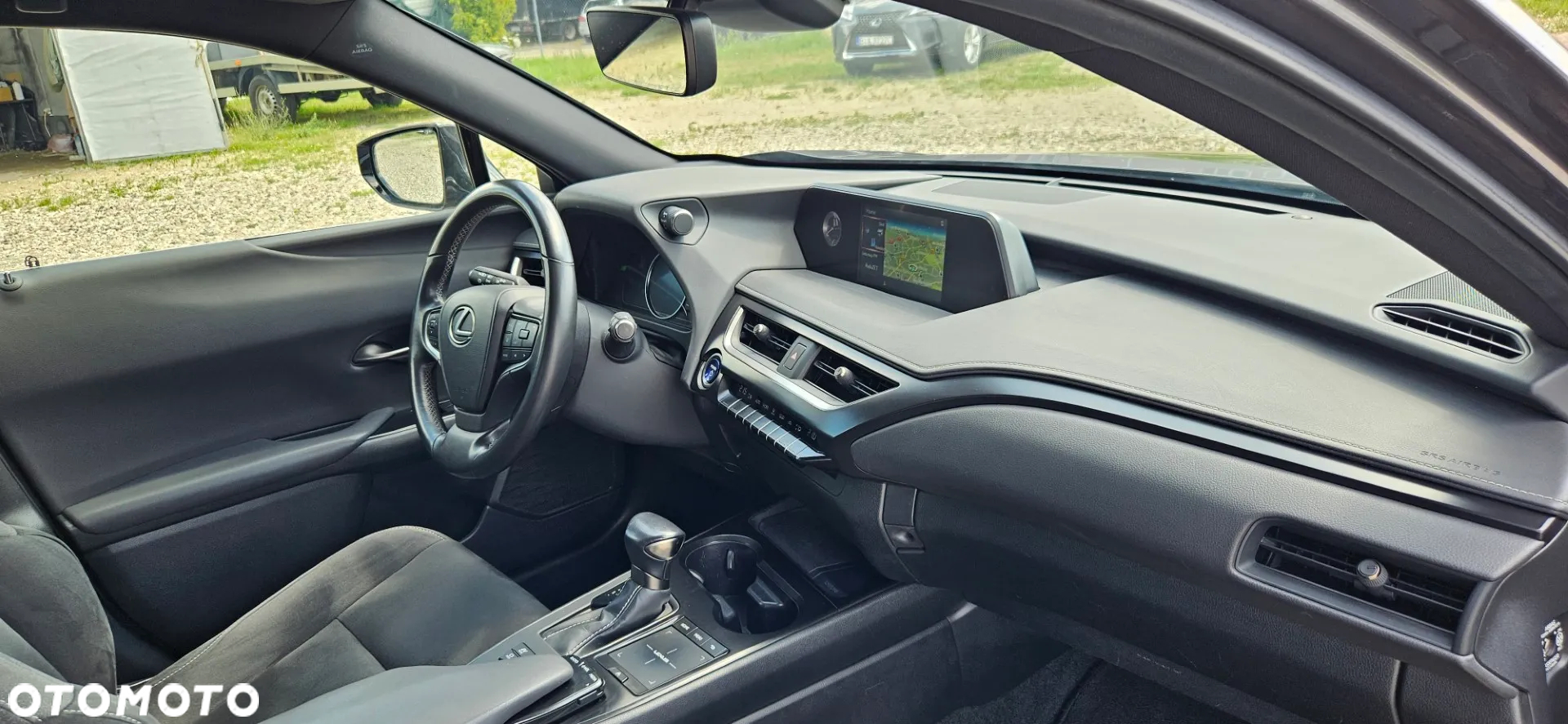 Lexus UX 250h - 23