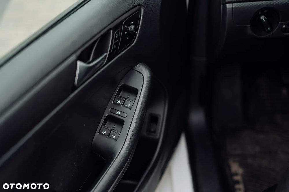 Volkswagen Jetta - 15