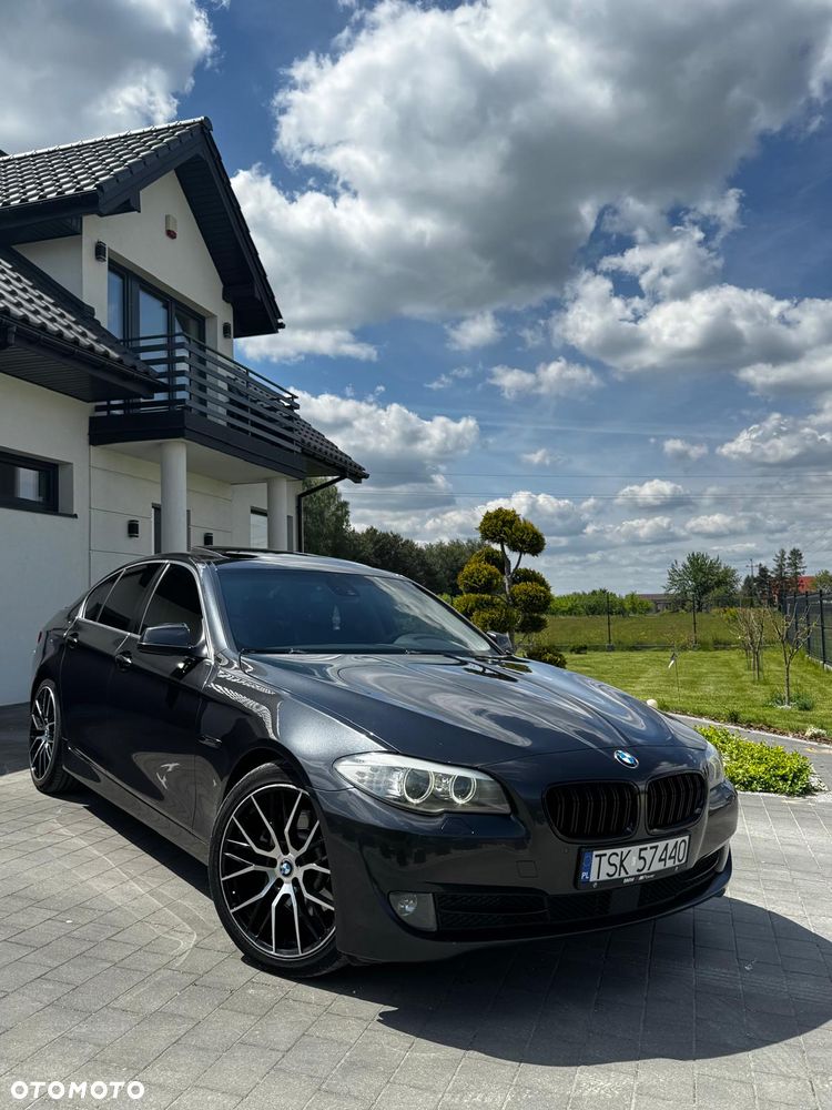 BMW Seria 5 525d - 9