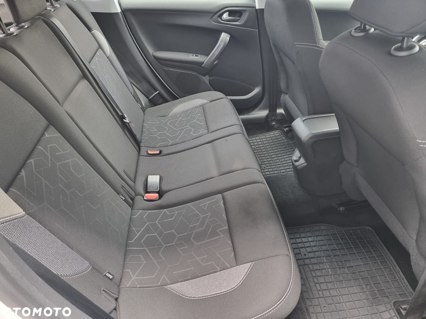 Peugeot 2008 1.2 Pure Tech Active S&S - 23