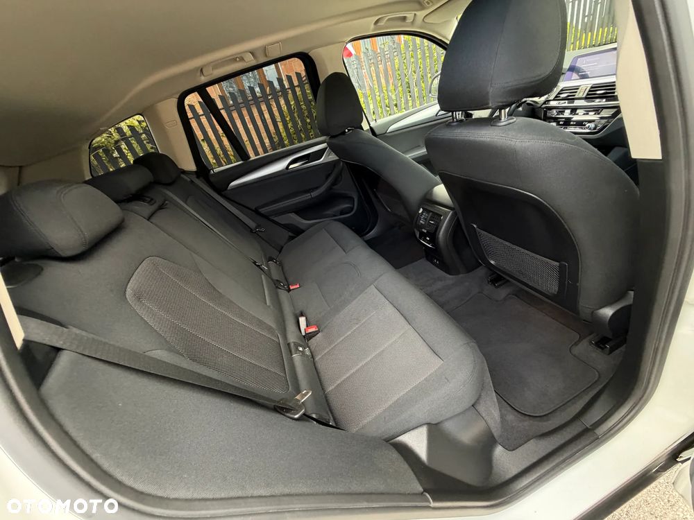 BMW X3 xDrive20i GPF Advantage - 34