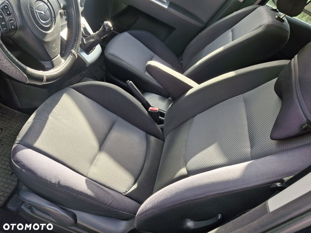 Mazda 5 - 8