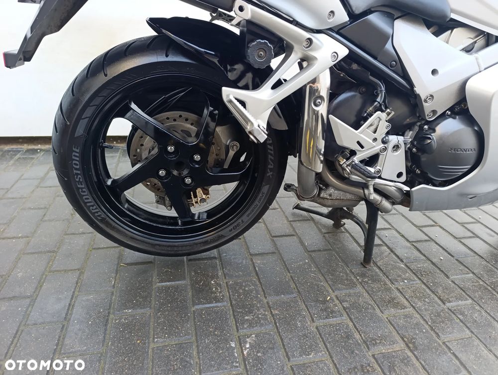 Honda VFR - 23