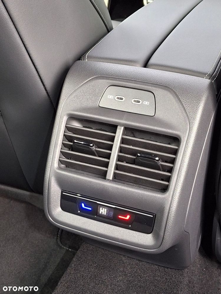 Volkswagen Passat - 28