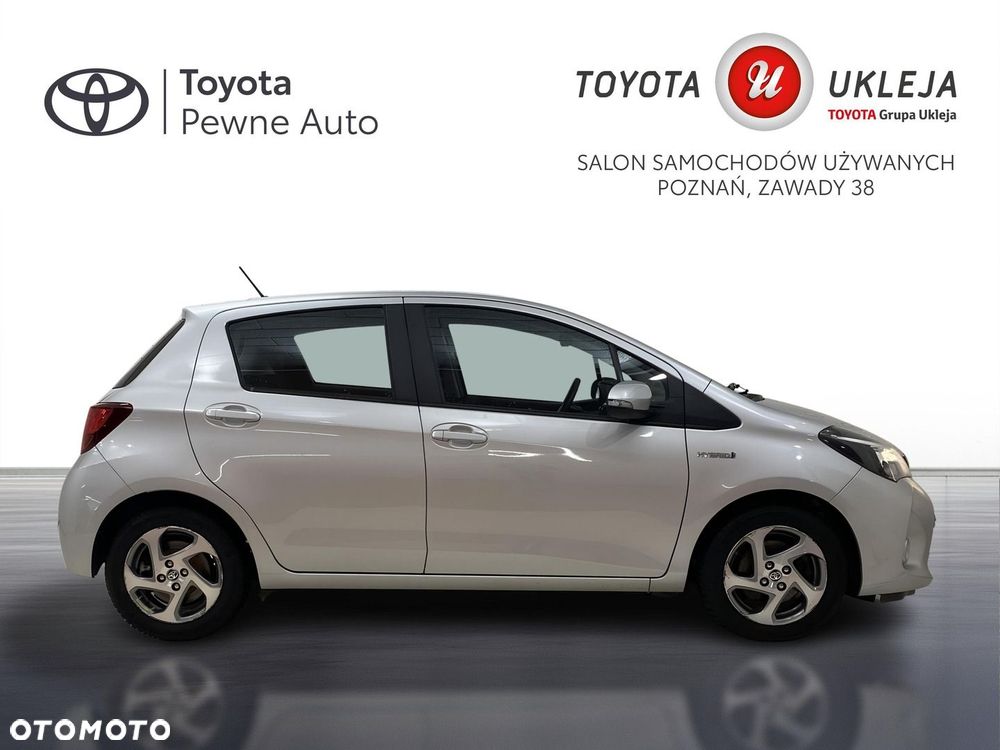 Toyota Yaris Hybrid 100 Premium - 4