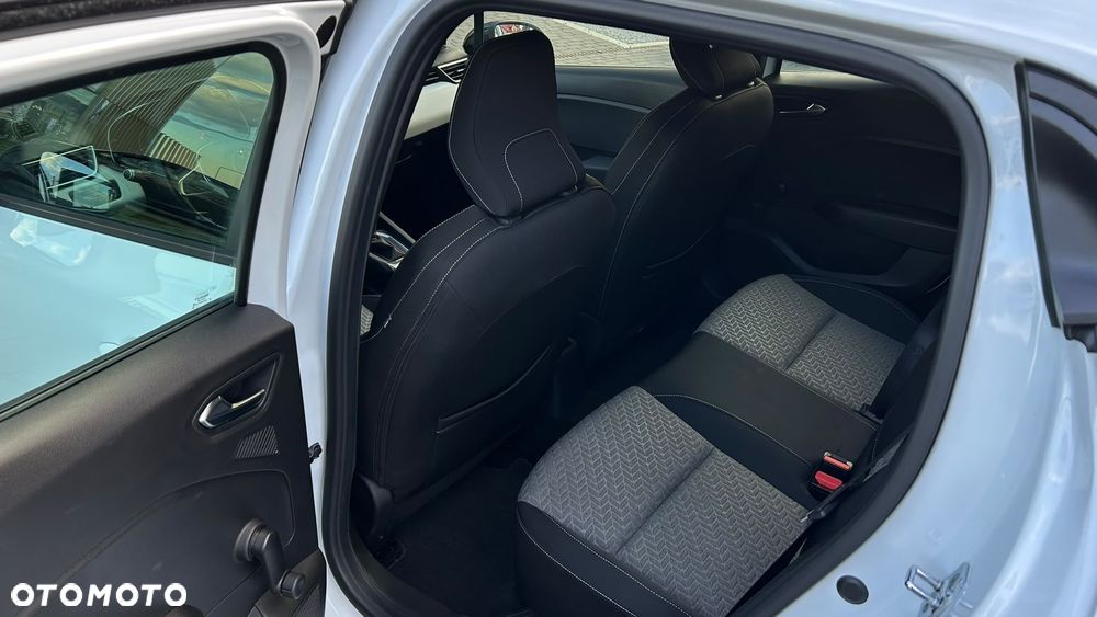 Renault Clio E-TECH 140 BUSINESS EDITION - 15
