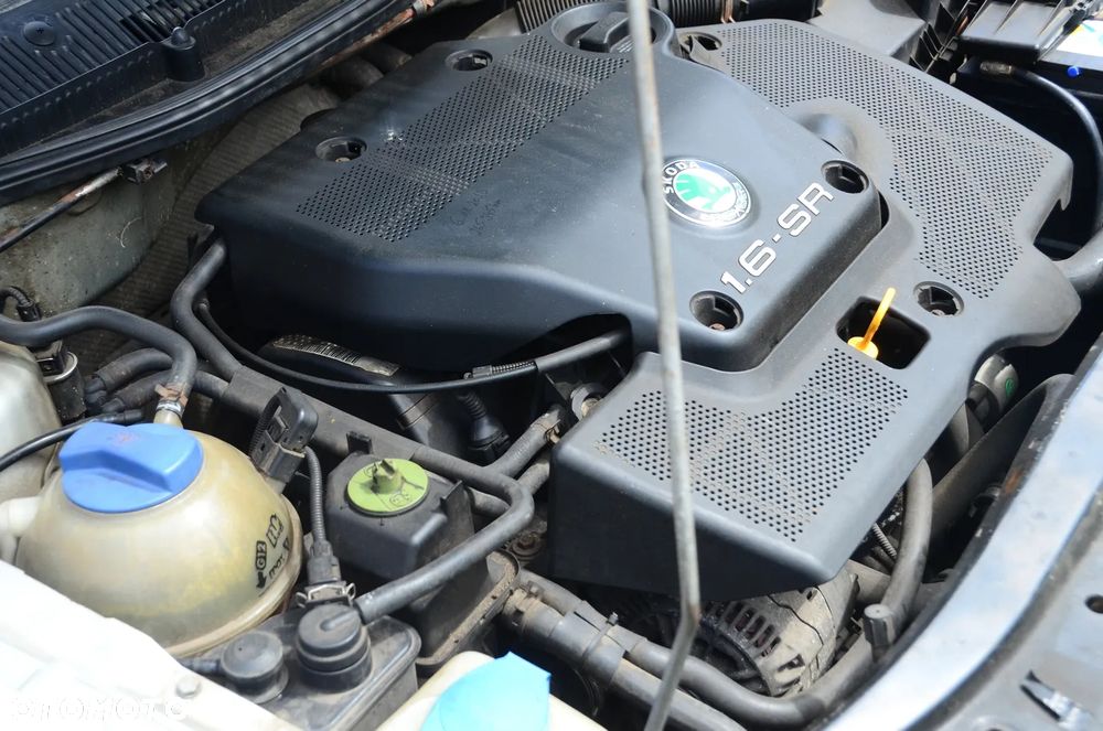 Skoda Octavia 1.6 GLX - 21
