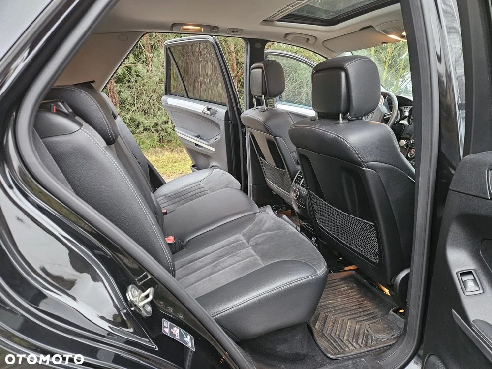 Mercedes-Benz ML - 12