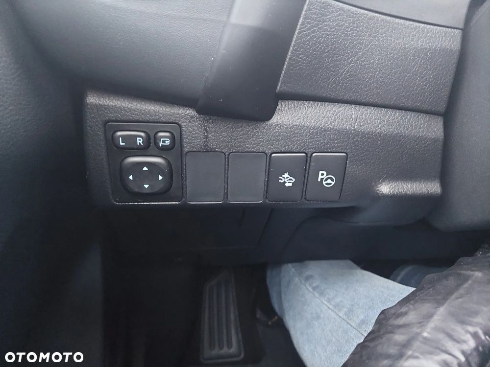 Toyota Corolla 1.6 50th Anniversary - 23