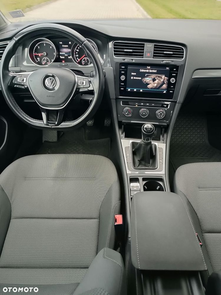 Volkswagen Golf - 29
