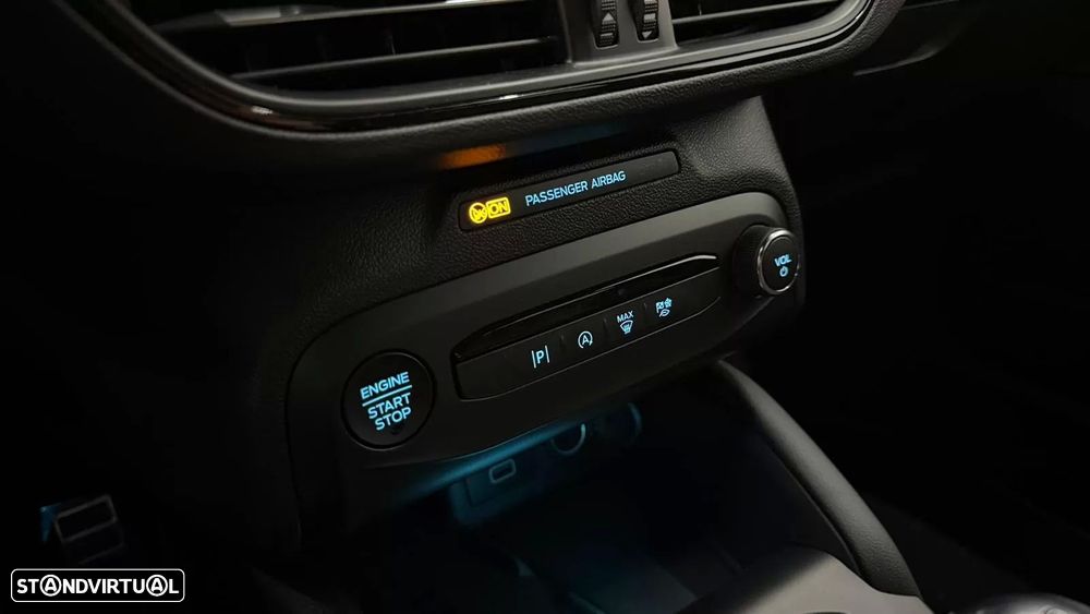 Ford Focus 1.0 EcoBoost MHEV ST-Line - 24