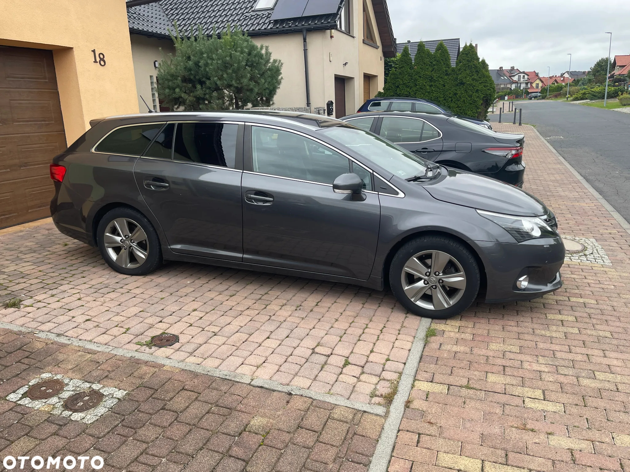 Toyota Avensis 2.0 D-4D Premium - 5
