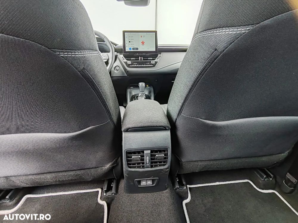 Toyota Corolla Sedan 1.8 HSD Business - 15
