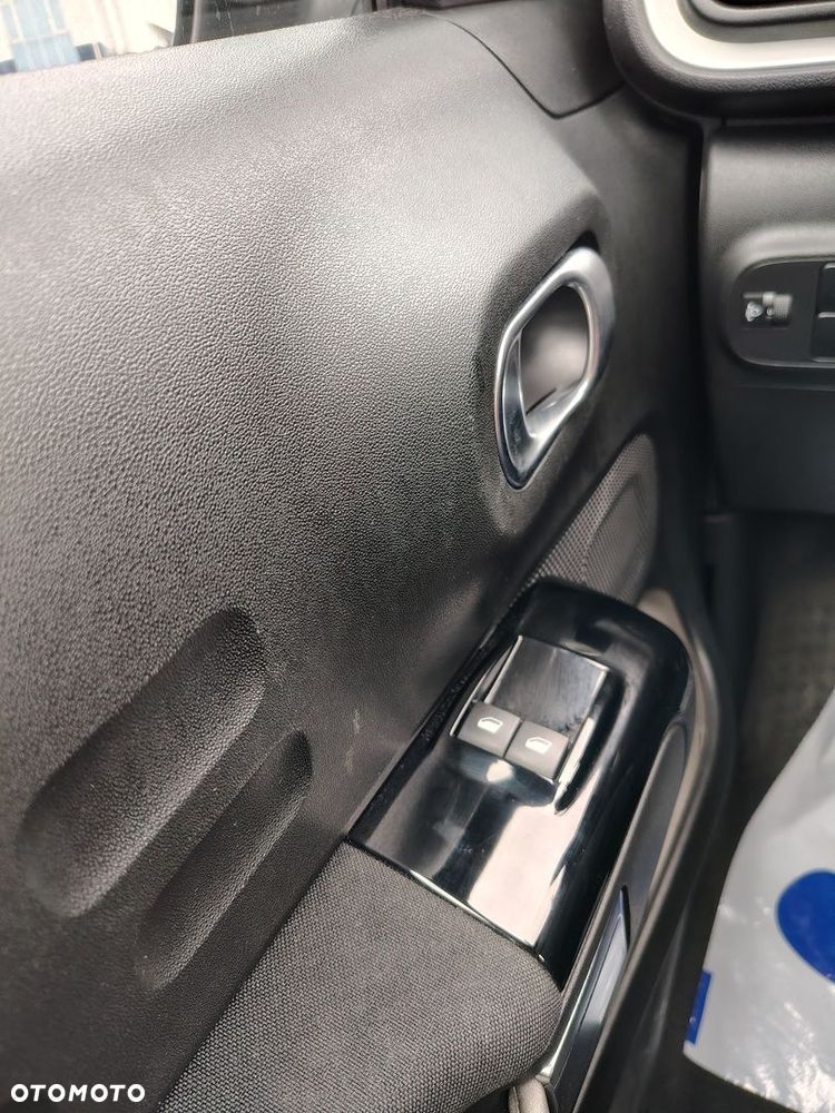 Citroën C3 1.2 PureTech Shine EAT6 - 13